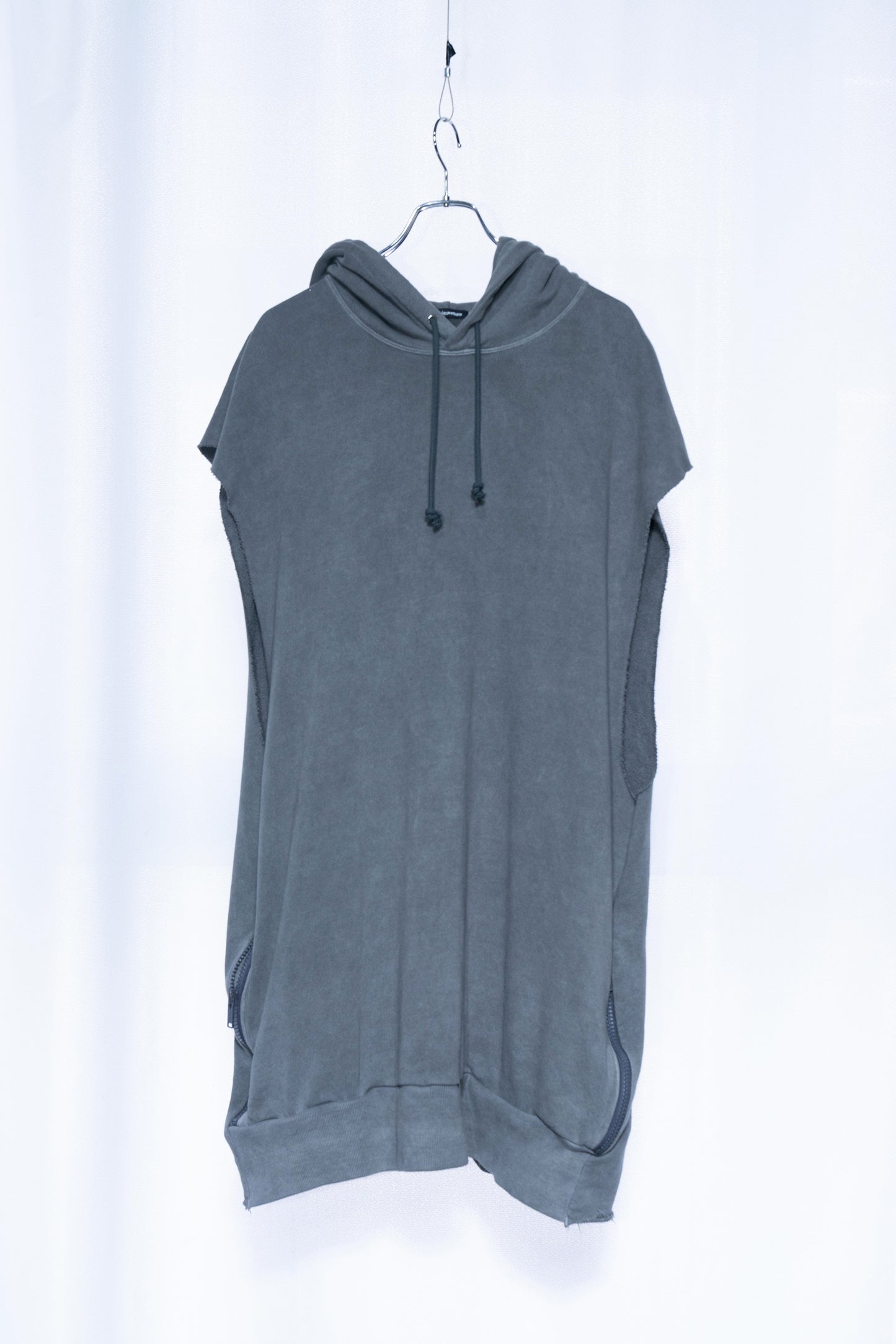 UNDERCOVER - Sleeveless hoodie (used)